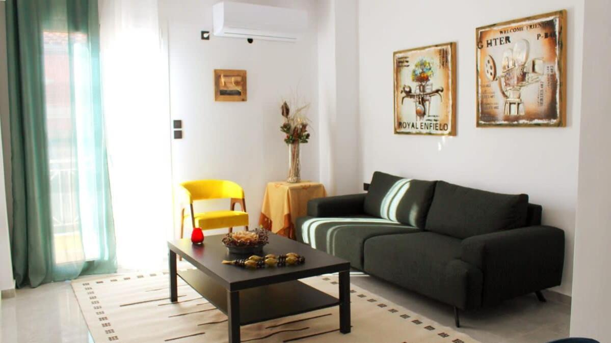 Patras Cozy Nest In The Vibrant City Center Exterior foto