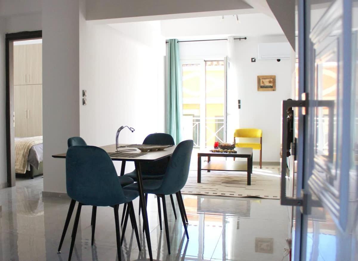 Patras Cozy Nest In The Vibrant City Center Exterior foto