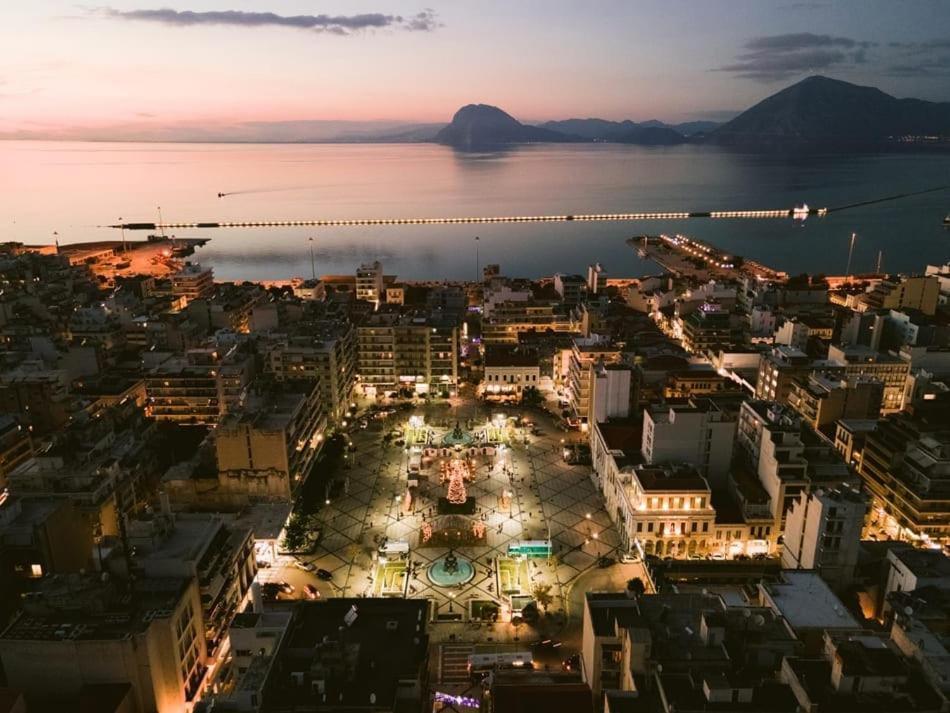 Patras Cozy Nest In The Vibrant City Center Exterior foto